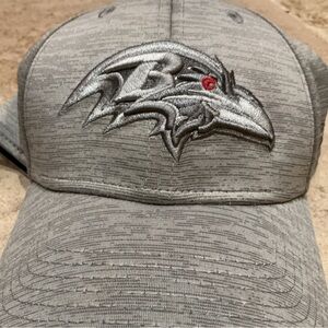 New Era Gray ravens hat with ravens logo